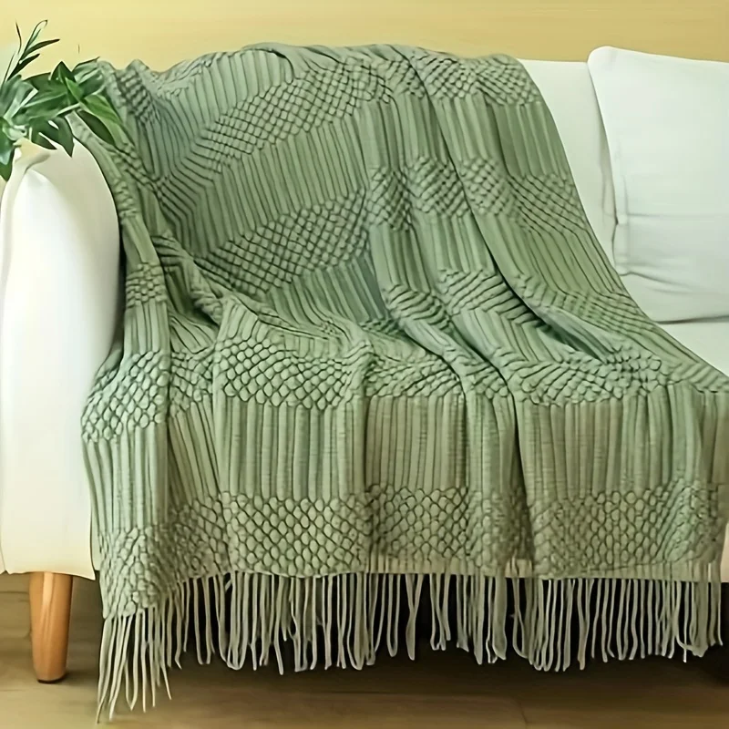 Vintage Green Pineapple Pattern Throw Blanket with Tassels - Soft Warm Textured Decor for Couch, Bed, All-Season Cozy Comfort