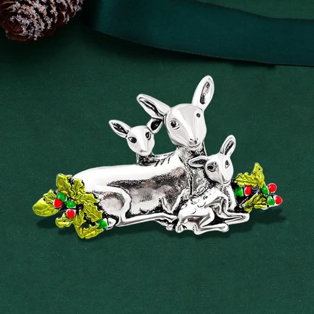 Santa Claus Merry Christmas Brooch Snowflake Mistletoe Wreath Christmas Elk Breastpin Christmas Stocking Christmas Tree