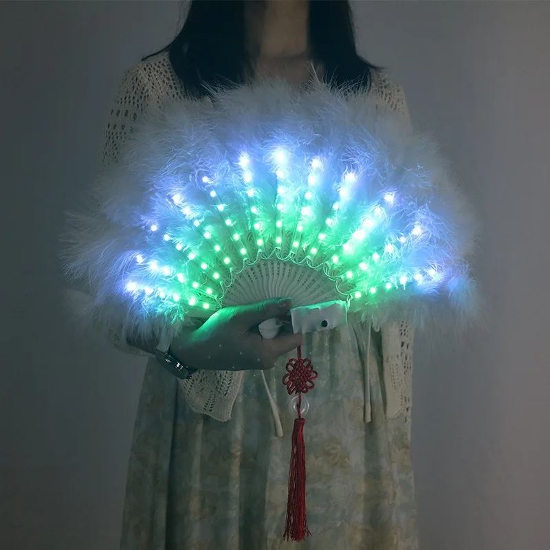 مشرق LED وامض مروحة قابلة للطي أداء الحفلات هالوين الهذيان توهج الرقص نادي KTV مهرجان الحفل عرض مسرحي الدعائم الإضاءة