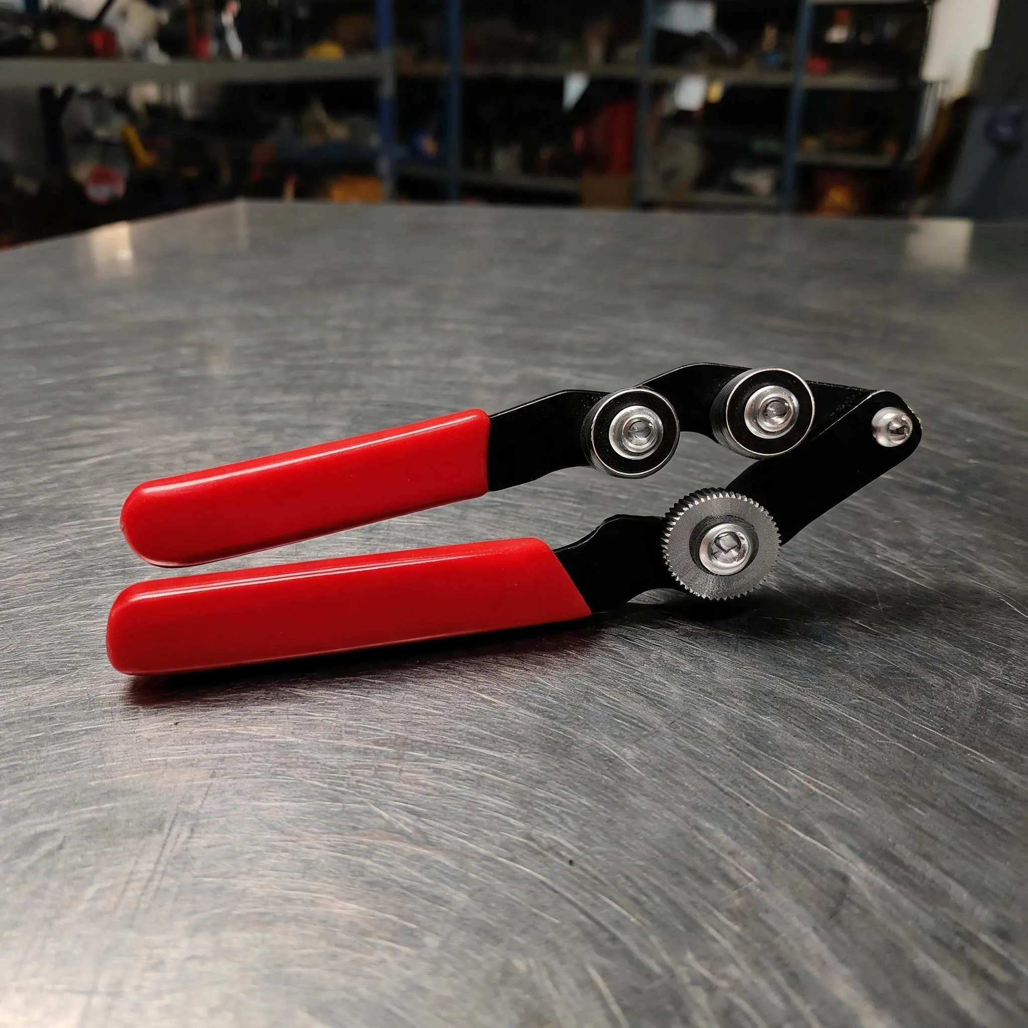 Manual Thread Rolling Die Tool for Restoring Damaged Threads on For Faucets Valves Pipes Use Alloy Steel Construction