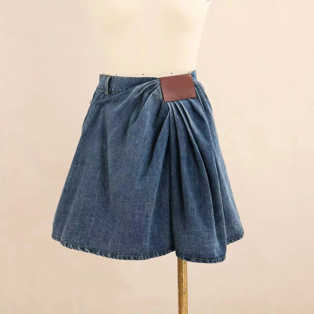 

Designer Brand Spring/Summer 2025 New Women's Denim Pleated Skirt - Casual, Stylish, Versatile, Slimming