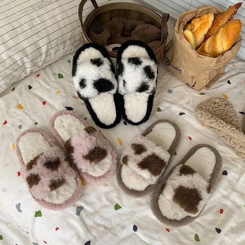 

Милые модные домашние повседневные тапочки с открытым носком для девочек, осень 2024, новый стиль, детские удобные теплые плюшевые тапочки на мягкой подошве