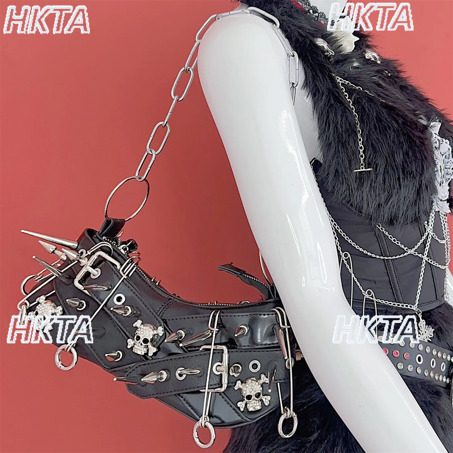borsa-a-tracolla-da-donna-in-pelle-pu-con-rivetti-e-catena-in-metallo-stile-punk-con-spilla-a-teschio-dark-y2k-hot-girl-per-subcultura-street-rock