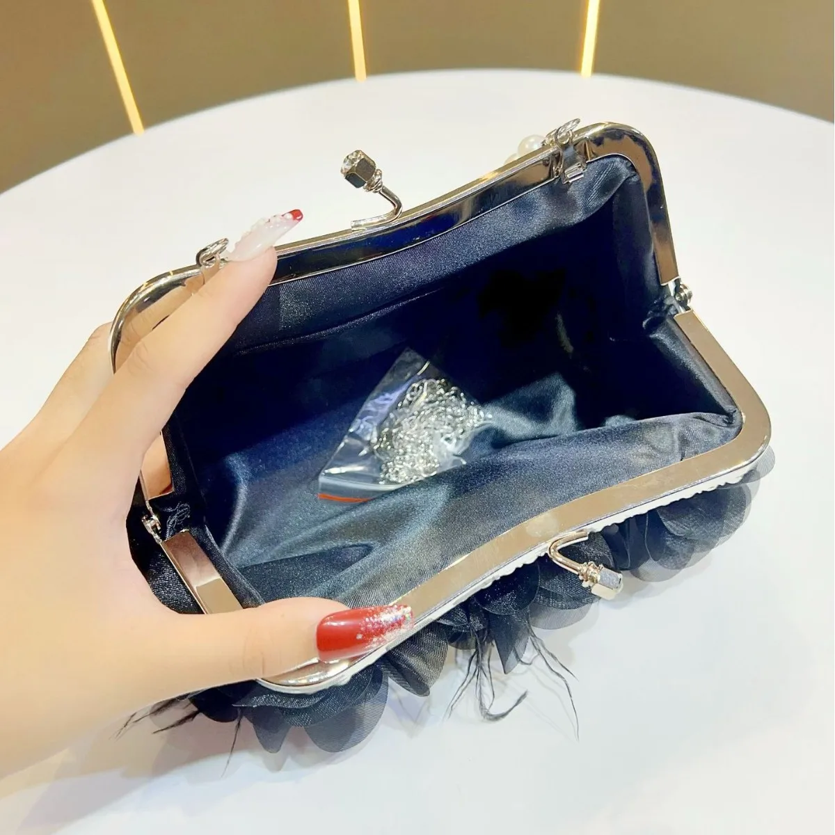 رومانسية أسود أبيض الدانتيل زهرة صغيرة مخلب محفظة سلسلة حقائب كتف Crossbody للنساء حفل زفاف عشاء مساء حقائب #4
