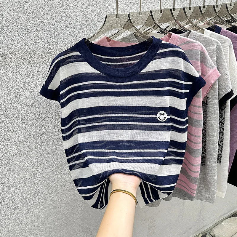 

Женский полосатый художественный ледяной шелк плюс размер, летний топ с вышивкой, свободная утягивающая футболка Svel, корейский сле