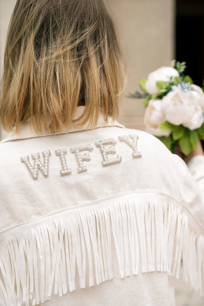 Chaqueta de mezclilla personalizada con flecos para boda, chaquetas de perlas de mezclilla personalizadas, abrigos de novia para fiesta nupcial