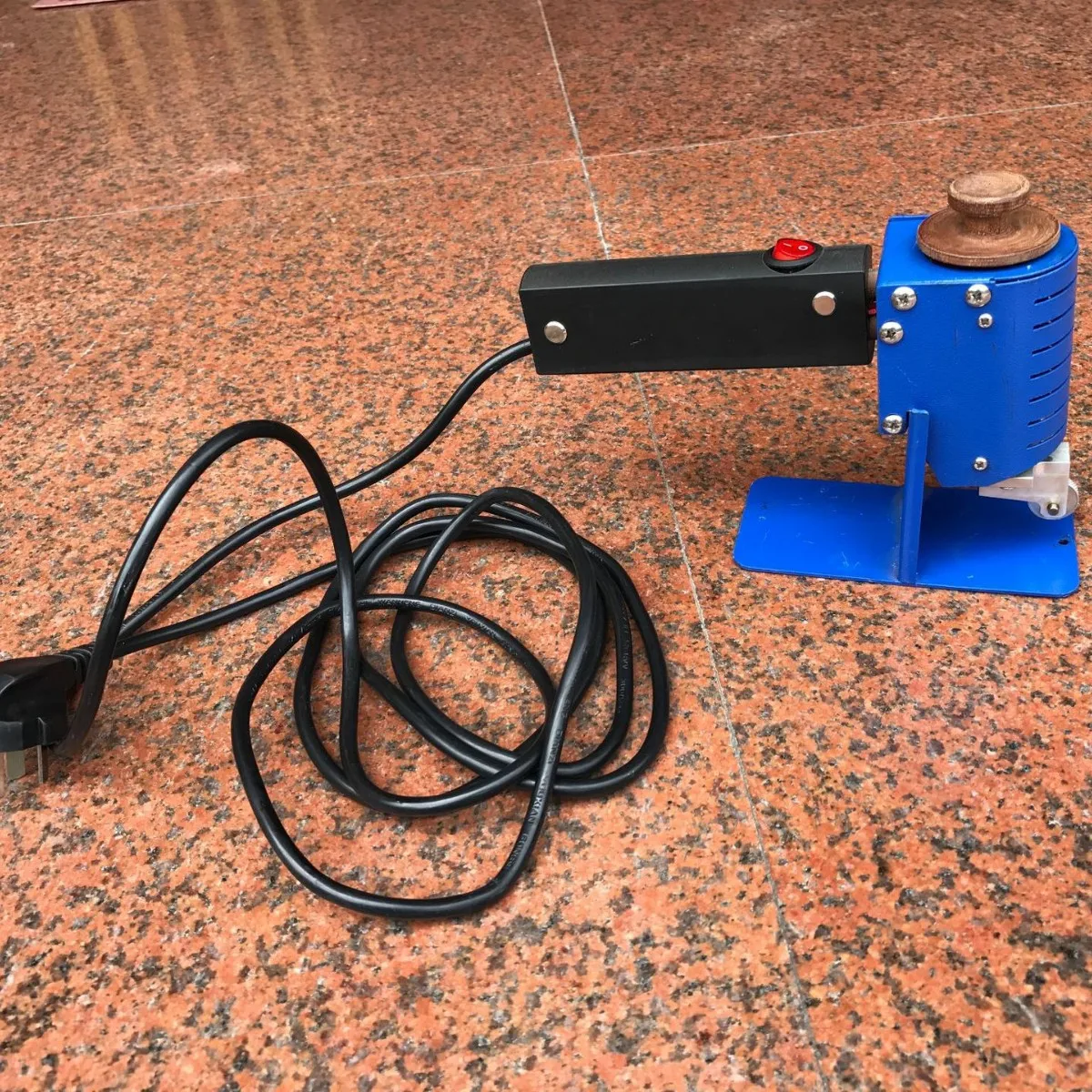 Hand-push hot melt adhesive edge gluing machine Other leather processing equipment