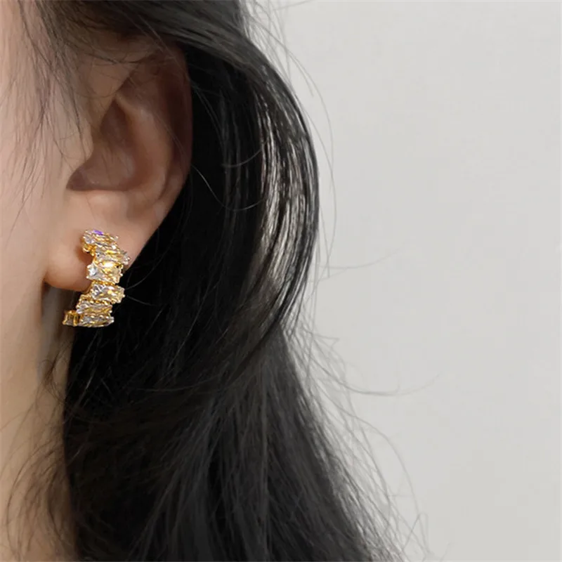 2023 موضة البريق غرامة الزركون C شكل كريستال أقراط للنساء الكورية مزاجه اكسسوارات الزفاف مجوهرات الفتيات هدية