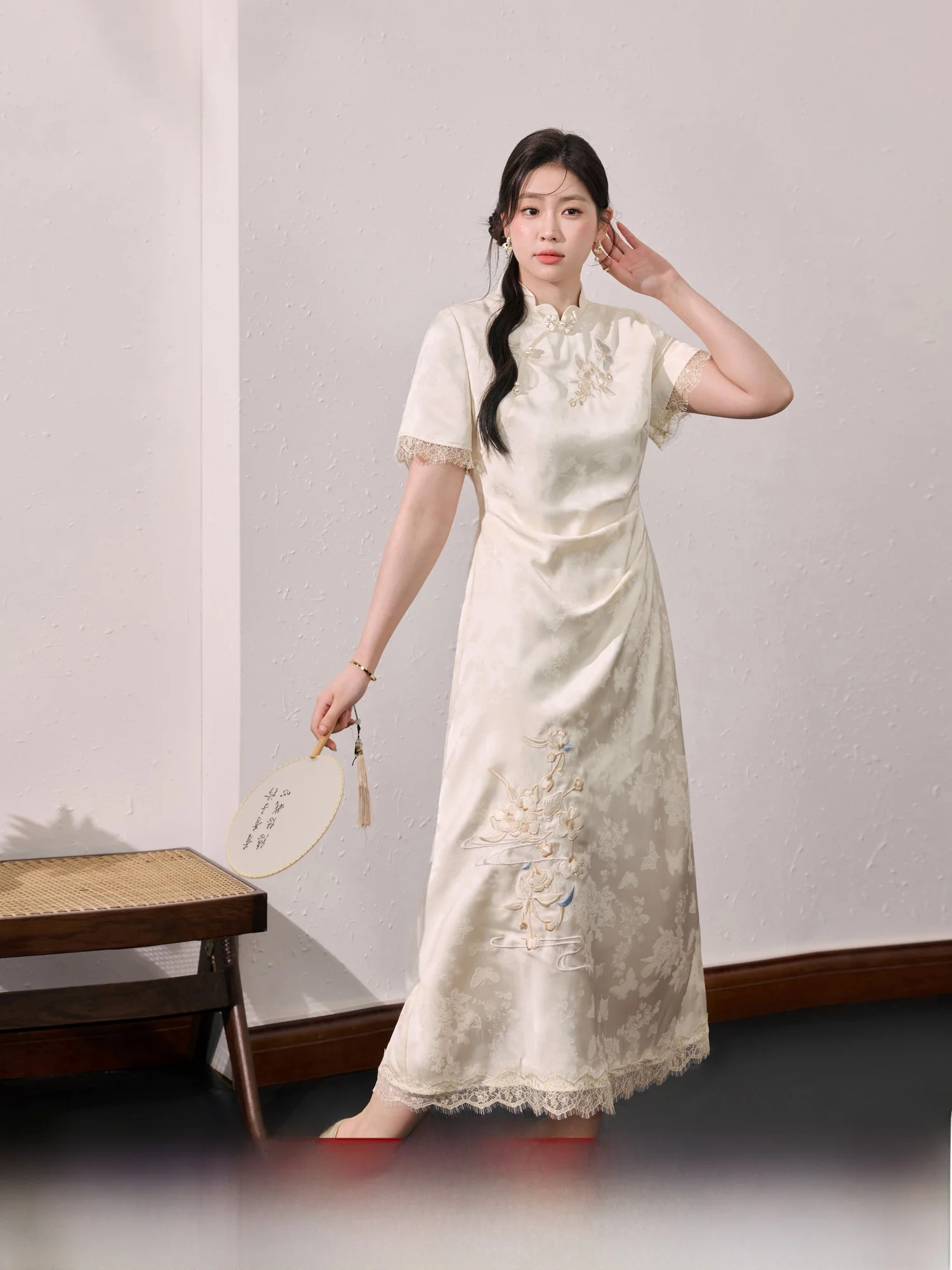 

Blue Language Large Size Evening Silver Frost Stand Collar Waist in Design Heavy Embroidery New Chinese Sle Improved Cheong...