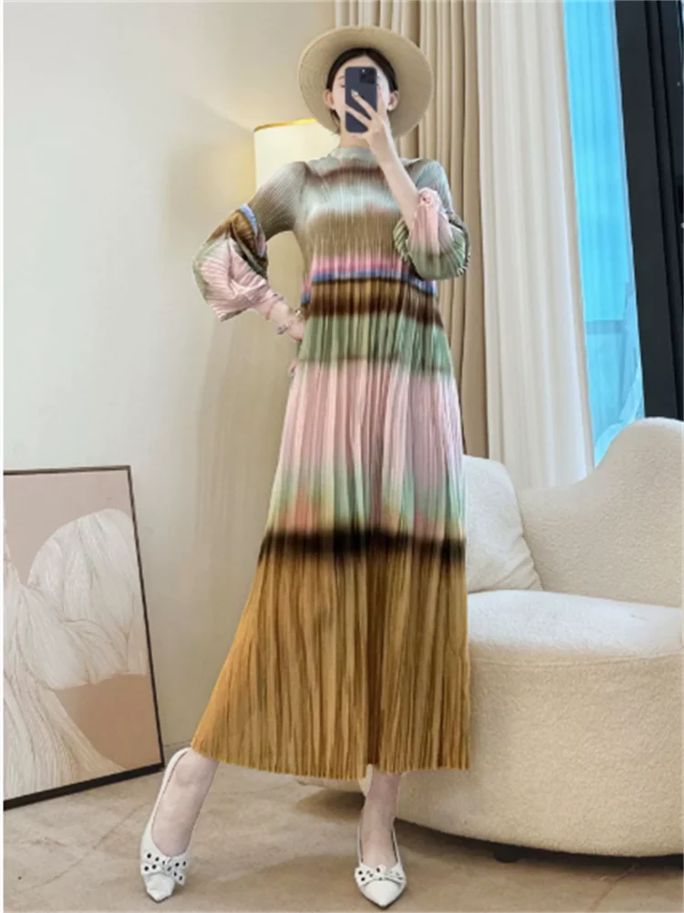 

Miyake retro high-end smudged round neck lantern sleeve dress women's summer waist pleated a word elegant long skirt 2025 new