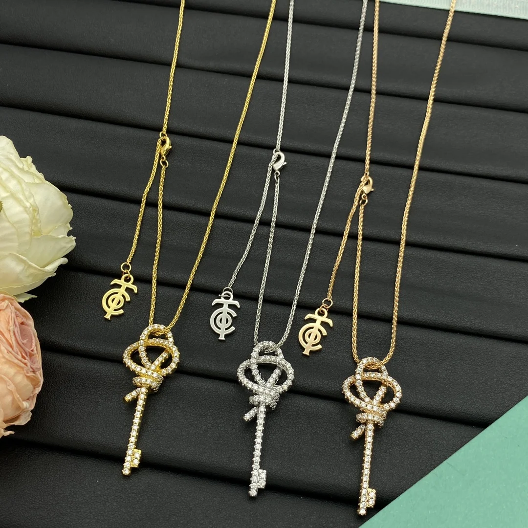

TIF 925 sterling silver niche design key pendant necklace unique taste all-match