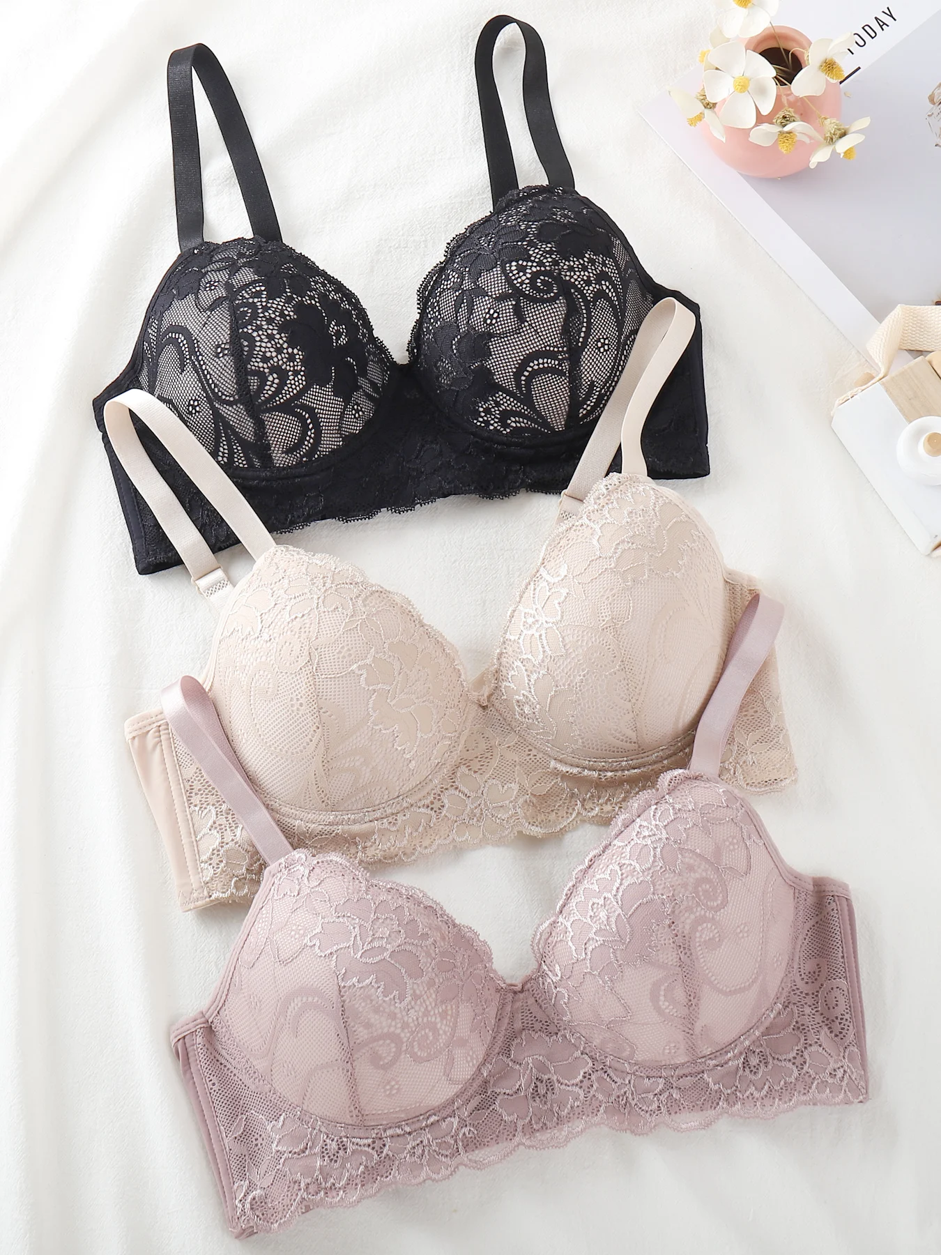 1 Piece - Lace Women's Bra - Young Women Push-Up Bra - with Steel Ring - Upper Support to Prevent Sagging - Simple Lace Women's Intimates - Suitable for Home, Office, Travel and Other Scenes