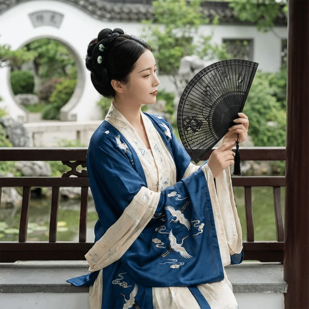 

Exquisite Portable Hollowed-Out Folding Fan Classical Vintage Handheld Fan Decorative with Tassel Dance Fan Dancing Use