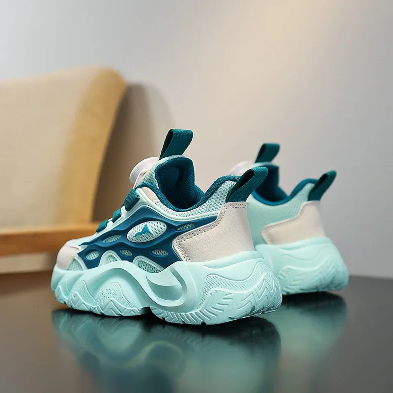 2024รองเท้ากีฬาสำหรับเด็ก, รองเท้าบาสเก็ตบอลกลางแจ้งระบายอากาศได้ดีรองเท้ากีฬาน้ำหนักเบาสำหรับเด็กผู้ชาย