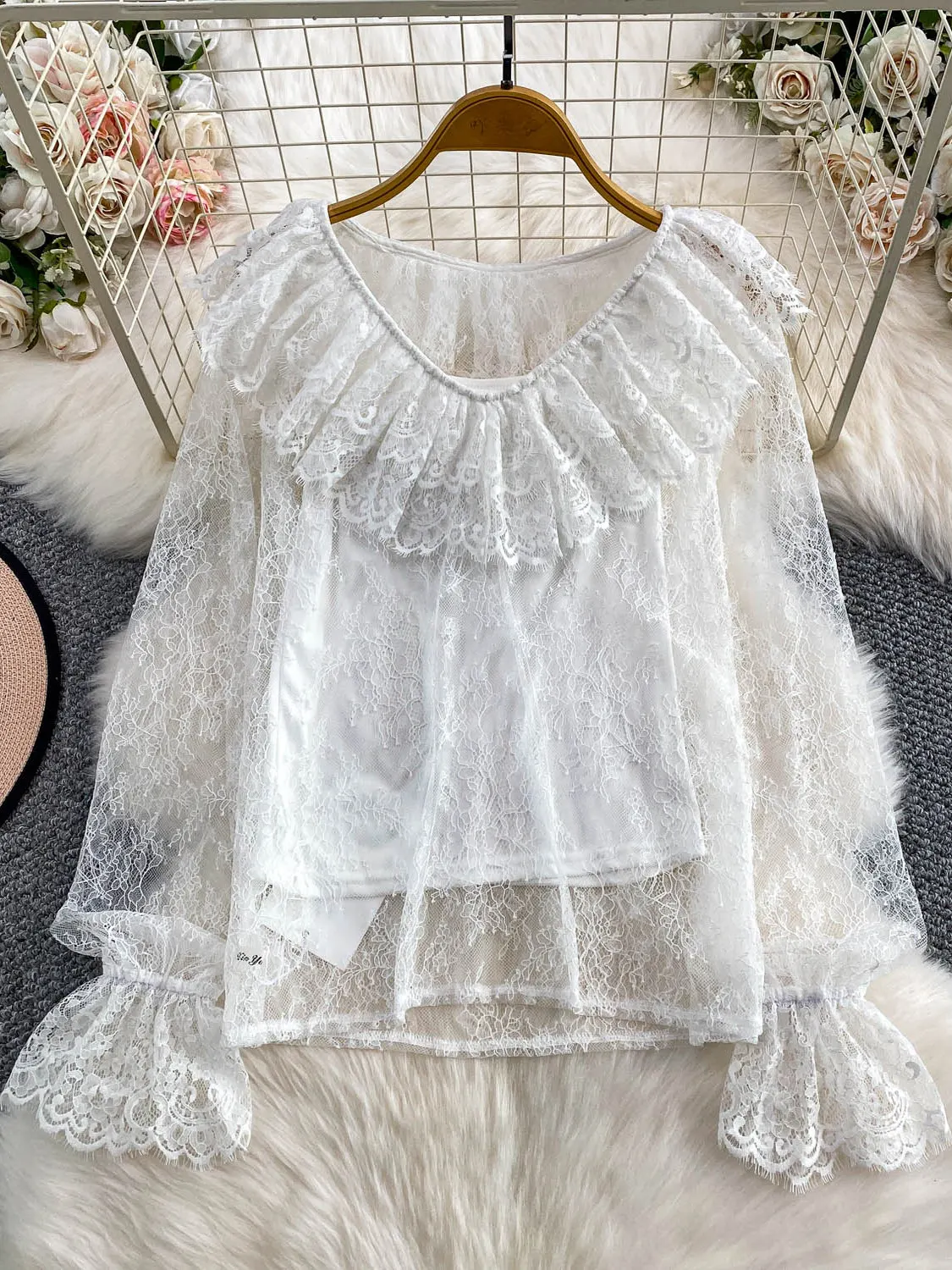 เสื้อชั้นในผู้หญิงแบบมีสายรัดเข้าชุด ผ้าลูกไม้เซ็กซี่ คอวี ทรงหลวม ระบายอากาศได้ดี เหมาะสำหรับฤดูใบไม้ร่วงและฤดูหนาว สไตล์อีเลกติก