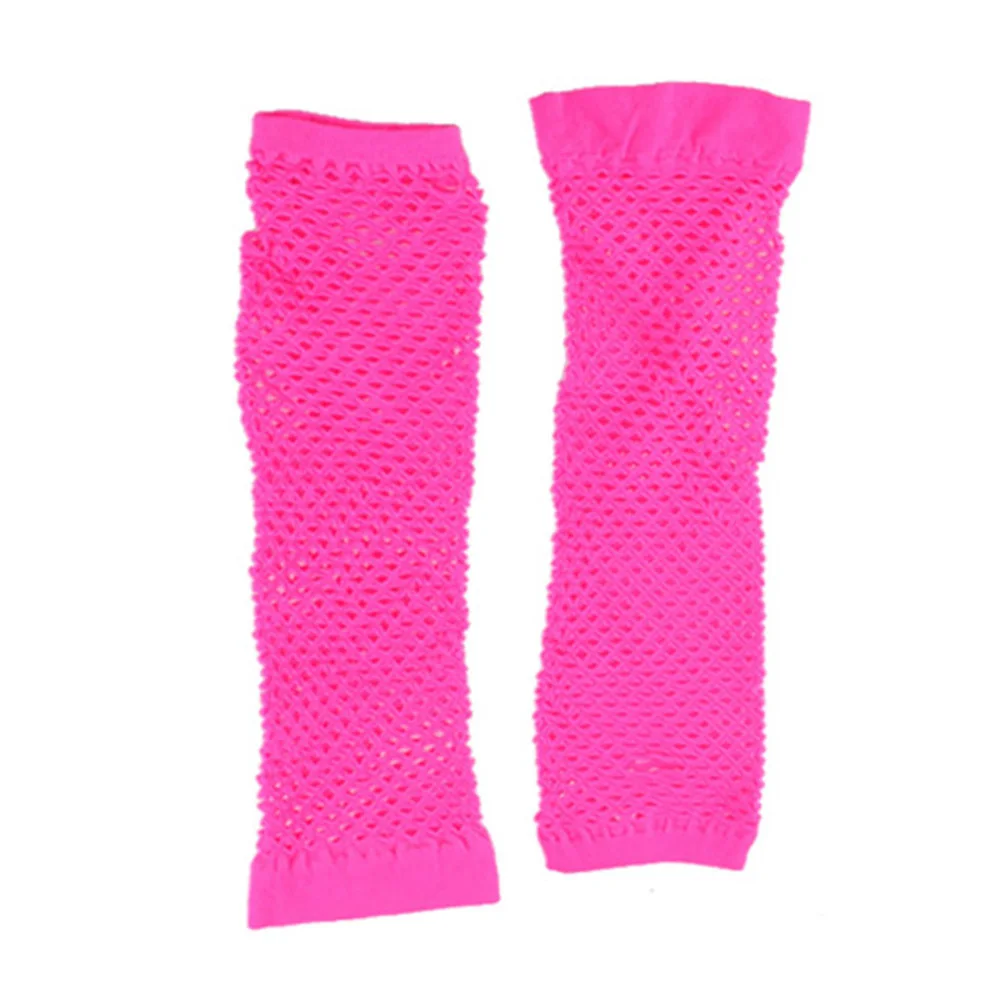 ชุดอุปกรณ์แต่งกายปาร์ตี้ยุค 80 จำนวน 4 ชิ้น ประกอบด้วย สร้อยคอลูกปัดสีชมพูนีออน ถุงมือตาข่ายแบบไม่มีนิ้ว กระโปรงลูกไม้แบบตูตู ผ้าคลุมขา สำหรับงานดิสโก้