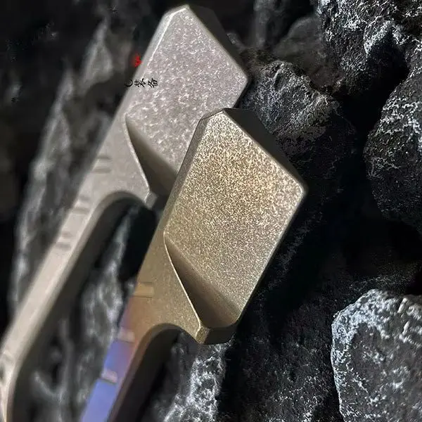 

1 Piece Multi-Function Mini Titanium Crowbar Pry Bar Screwdriver tool Keychain EDC TOOL