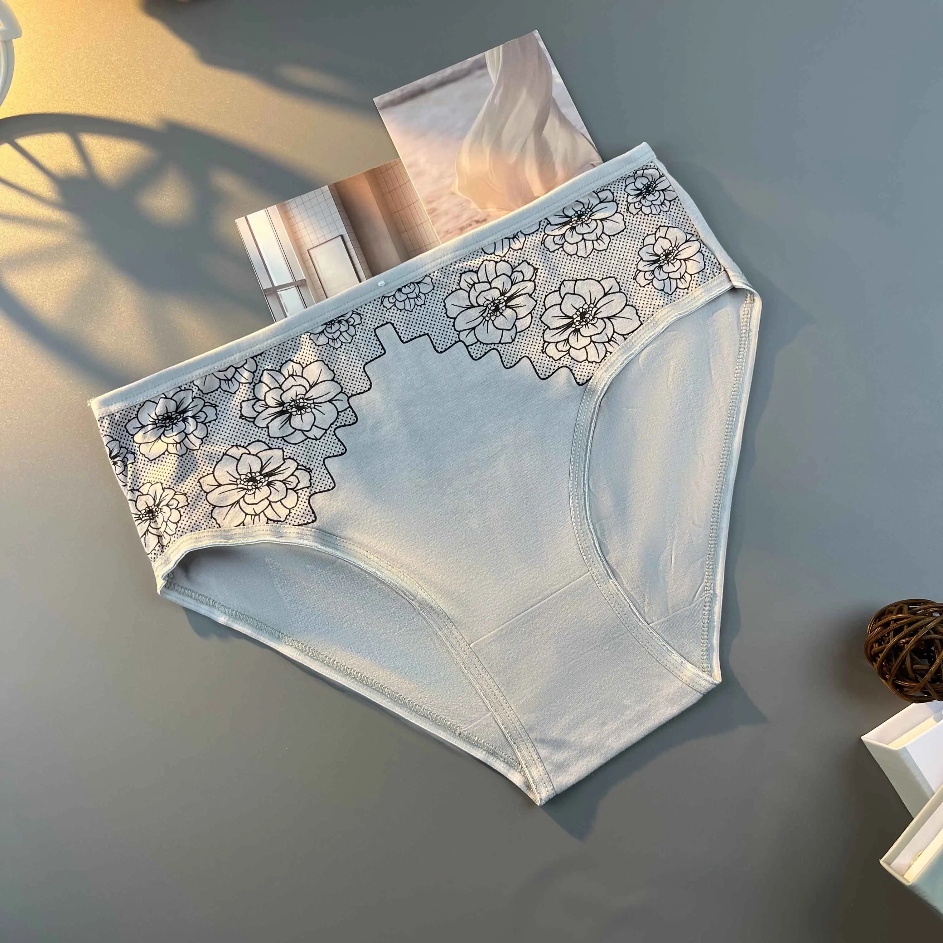 [15pcs 여성용 팬티] 꽃무늬 프린트, 미드라이즈, 부드럽고 편안한 통기성 신축성 있는 속옷 팬티(6가지 색상 무작위 배송)