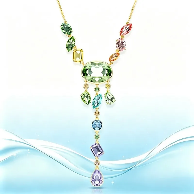 Chic Women Shiny Crystal Necklace, Rose Gold Finish Clavicle Chain, Polished Multi-Facet Stone Pendant, Hypoallergenic, Fashion Accessory for Office, Dinner, Vacation and Gift Giving