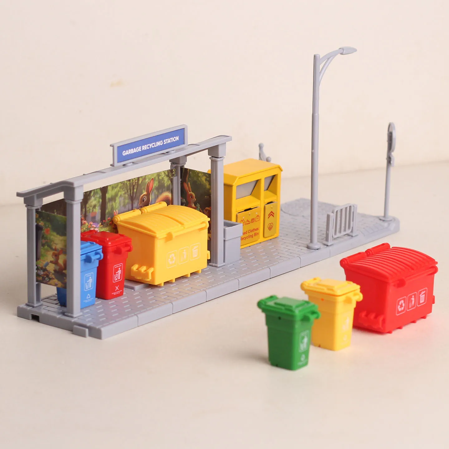 brinquedo-educacional-para-meninos-modelo-de-estacao-de-coleta-de-lixo-para-montar-e-classificar-lixeira-realista-para-cenario-de-brincadeira-infantil