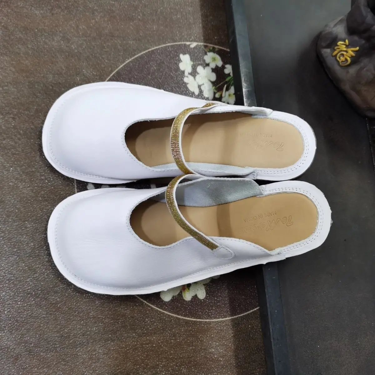 Women's Genuine Cow Leather Wide Toe New Mule Slippers Shoes Lightweight Soft Sole Comfortable White Mary Jane Muller Slippers - view 6