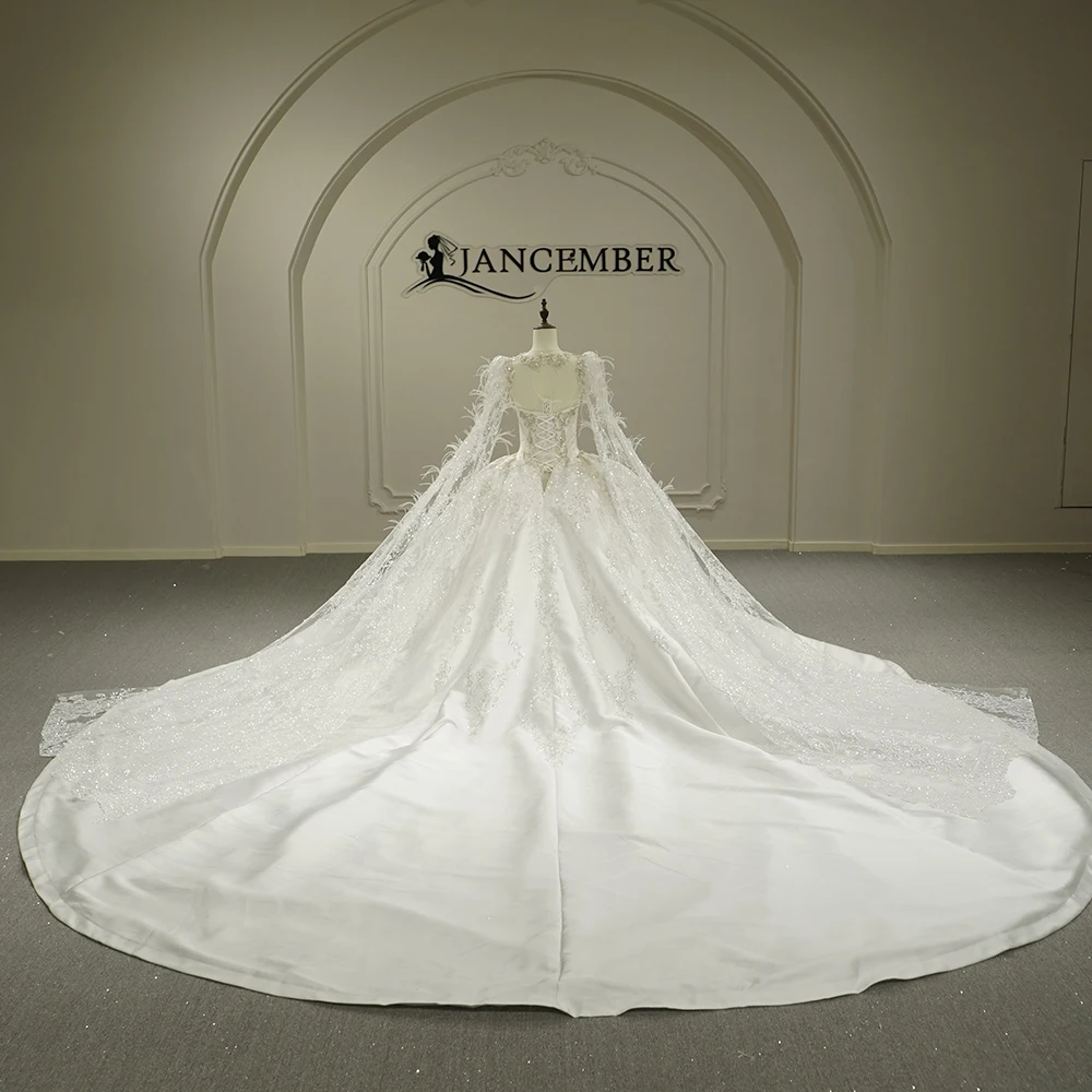 Customized Ball Gown Wedding Dresses 2026 With Feathers Party Evening Dresses White Elegant Beaded Bridal Gowns robe de mariée