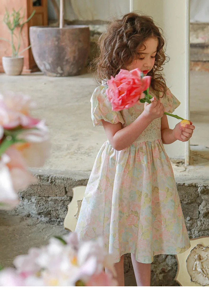 Vestido de verano para niña pequeña, moda coreana con flores, fresa y arena, 2024