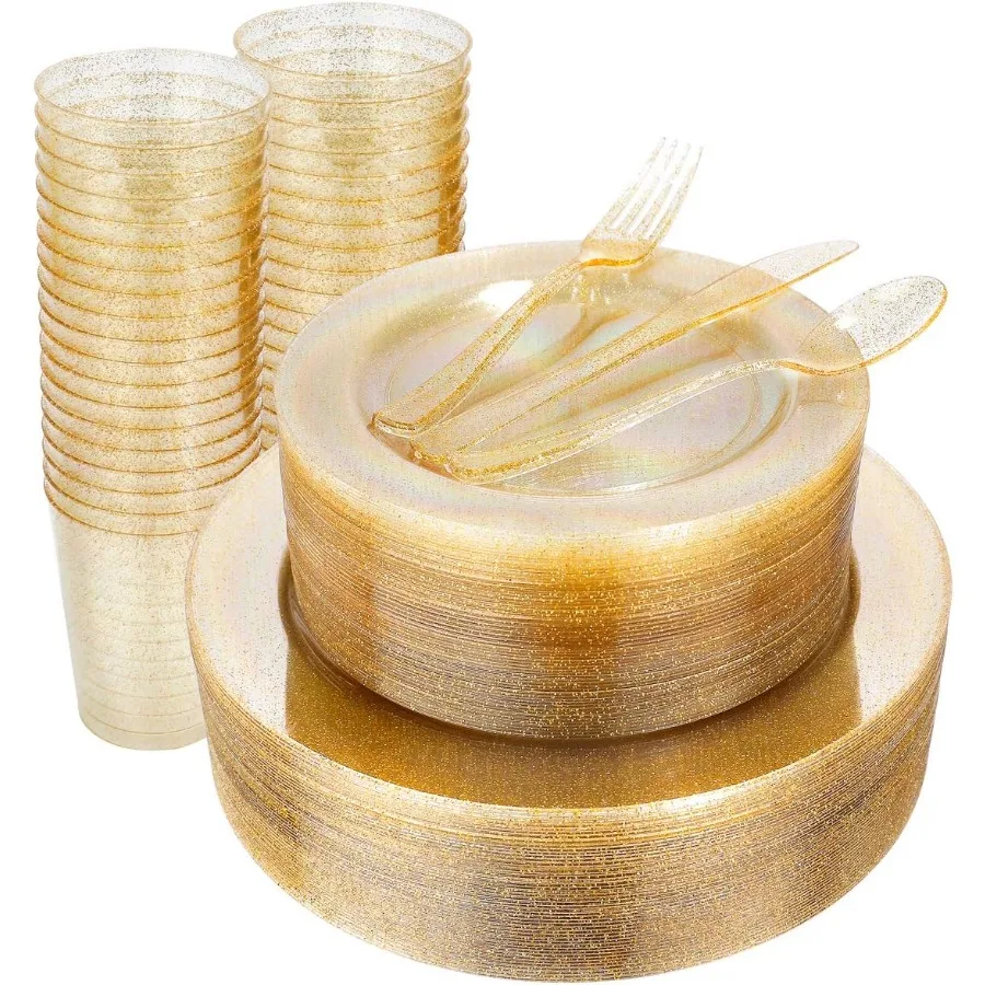 

300 шт. пластиковые тарелки с золотым блеском. Золотая пластиковая посуда включает в себя: 50 ужина и 50 десертных тарелок. 150 столовых приборов. 50 стаканчиков для па.