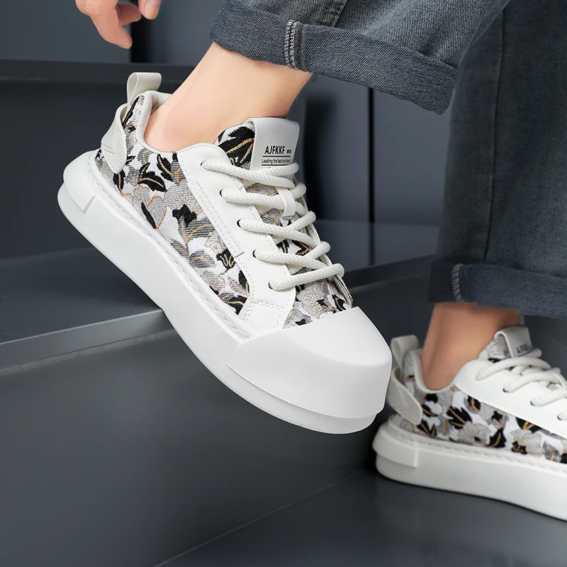 

2025 Новая модная тенденция, универсальные дышащие повседневные спортивные туфли для досок, нишевые высококачественные белые туфли, тренд