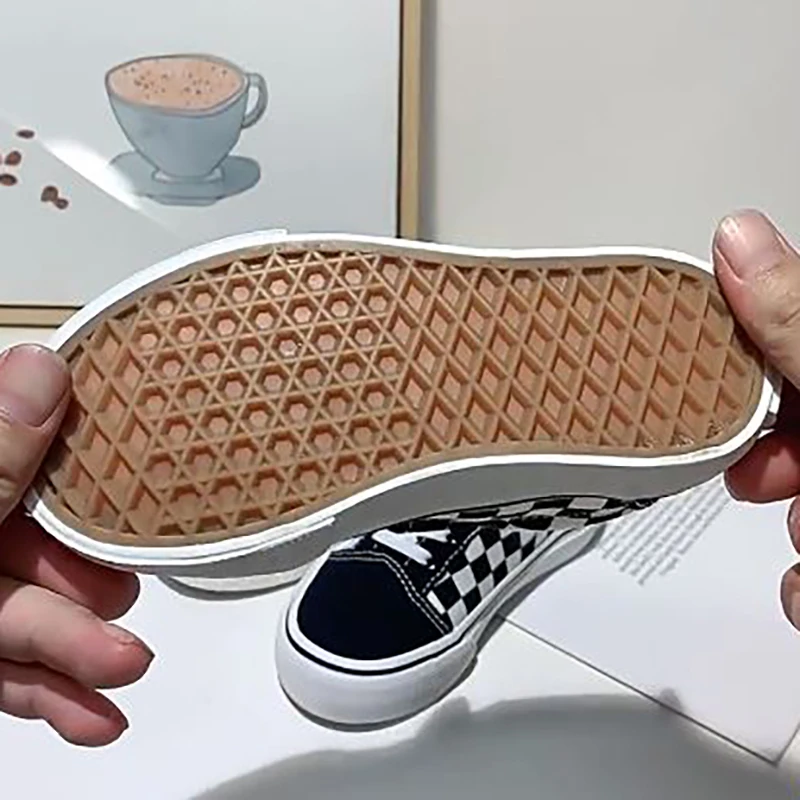 أحذية رياضية للأطفال منخفضة عالية الجودة للأولاد والبنات أحذية تزلج مريحة في الهواء الطلق للأطفال أحذية تنس قماشية للمشي في المدارس