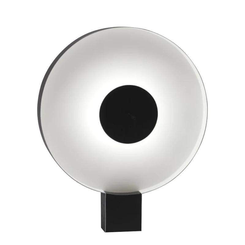 

Modern simple and creative living room desk lamp, Nordic light luxury hotel office model room study bedroom lamp