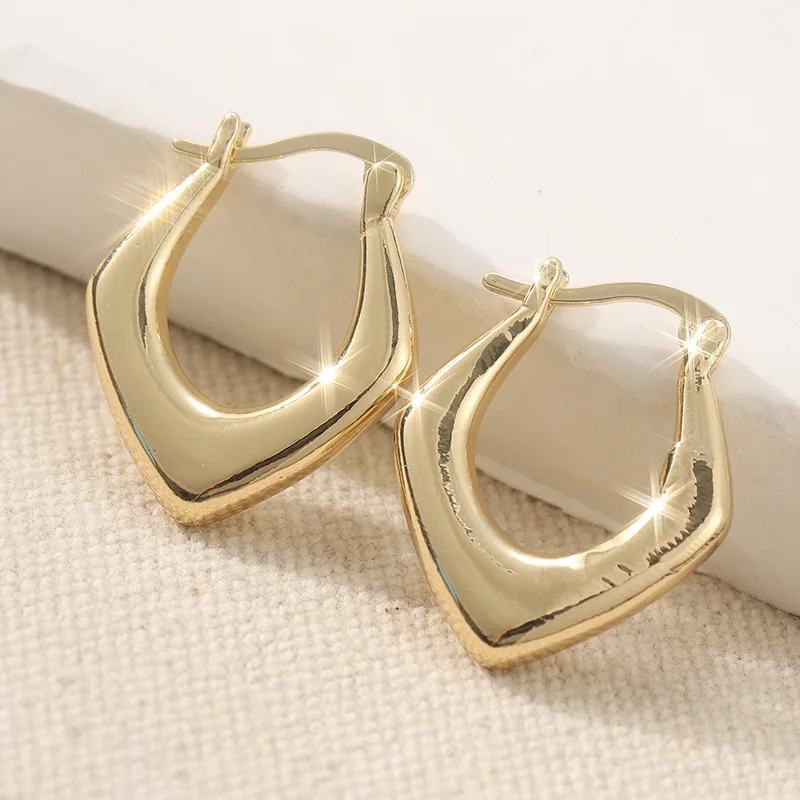 Vintage Simple Golden Plated Triangular Shaped Chunky Hoop Earrings for Fashion Classic Banquet Anniversary Jewelry Accessories