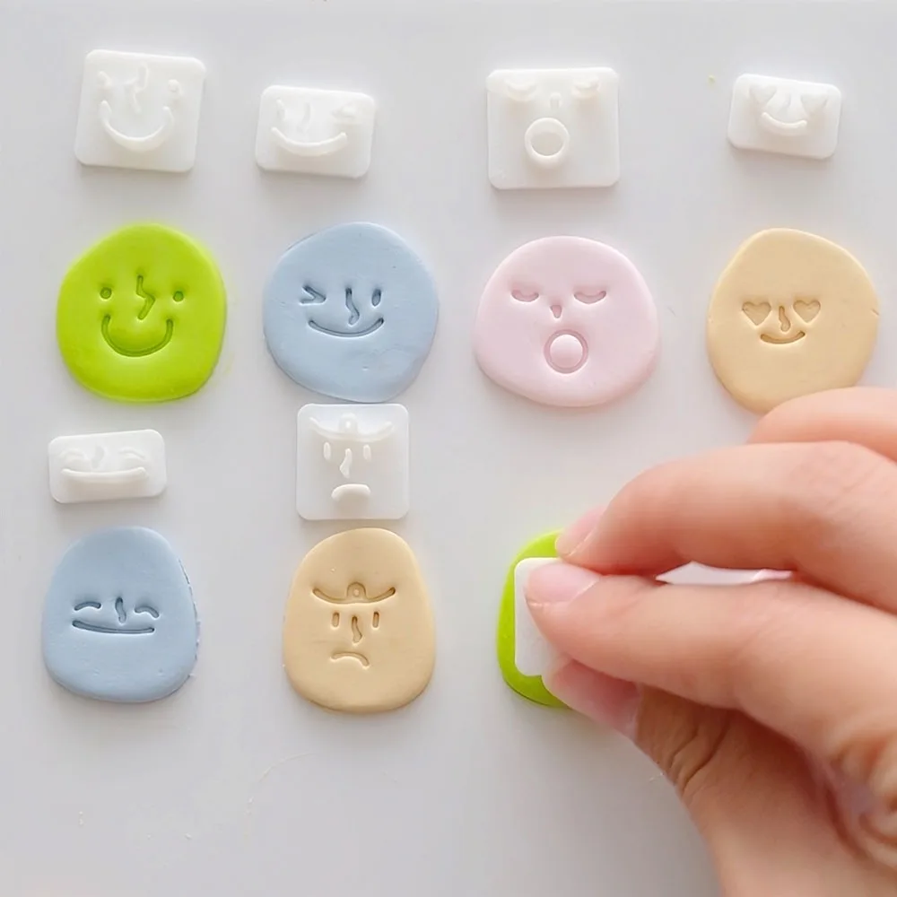 8 Peças de Moldes de Argila com Caras de Desenhos Animados Fofos, Ferramentas de Carimbo de Expressões para DIY Brincos, Pingentes, Chaveiros, Biscoitos e Kit de Fabricação de Sabonetes