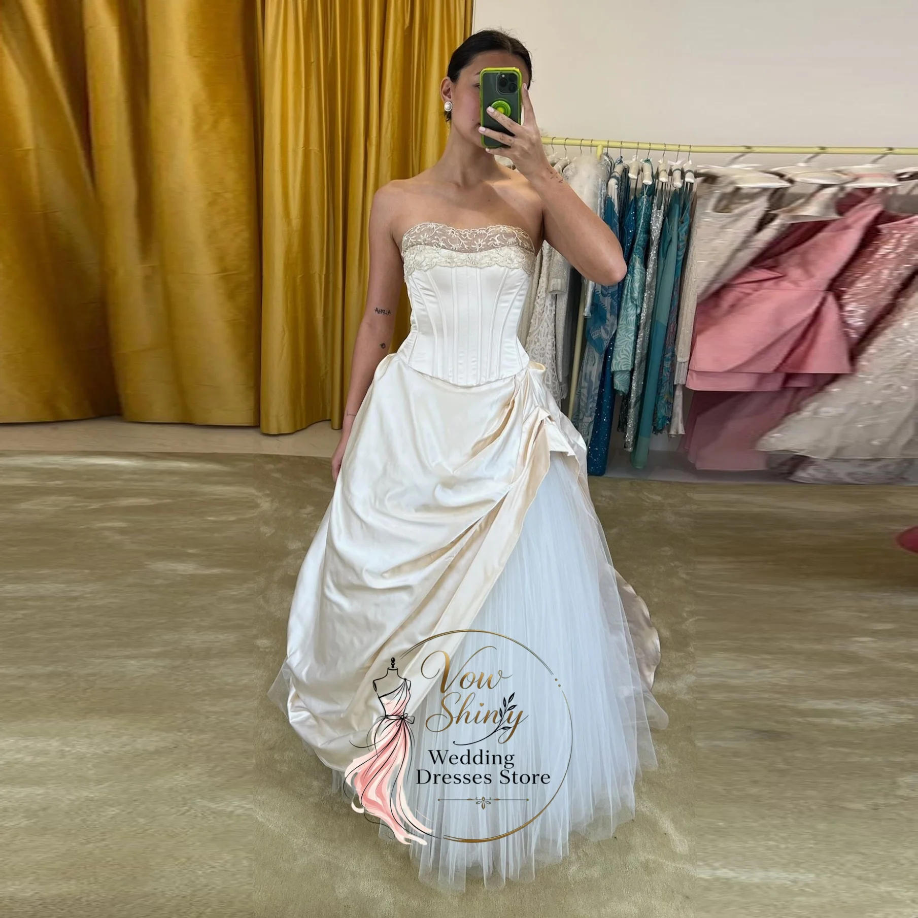 Vow Shiny Exquisite Strapless Ball Gown Wedding Dresses Ivory Floor Length Satin Handmade Lace Corset Bridal Gown Bride Women