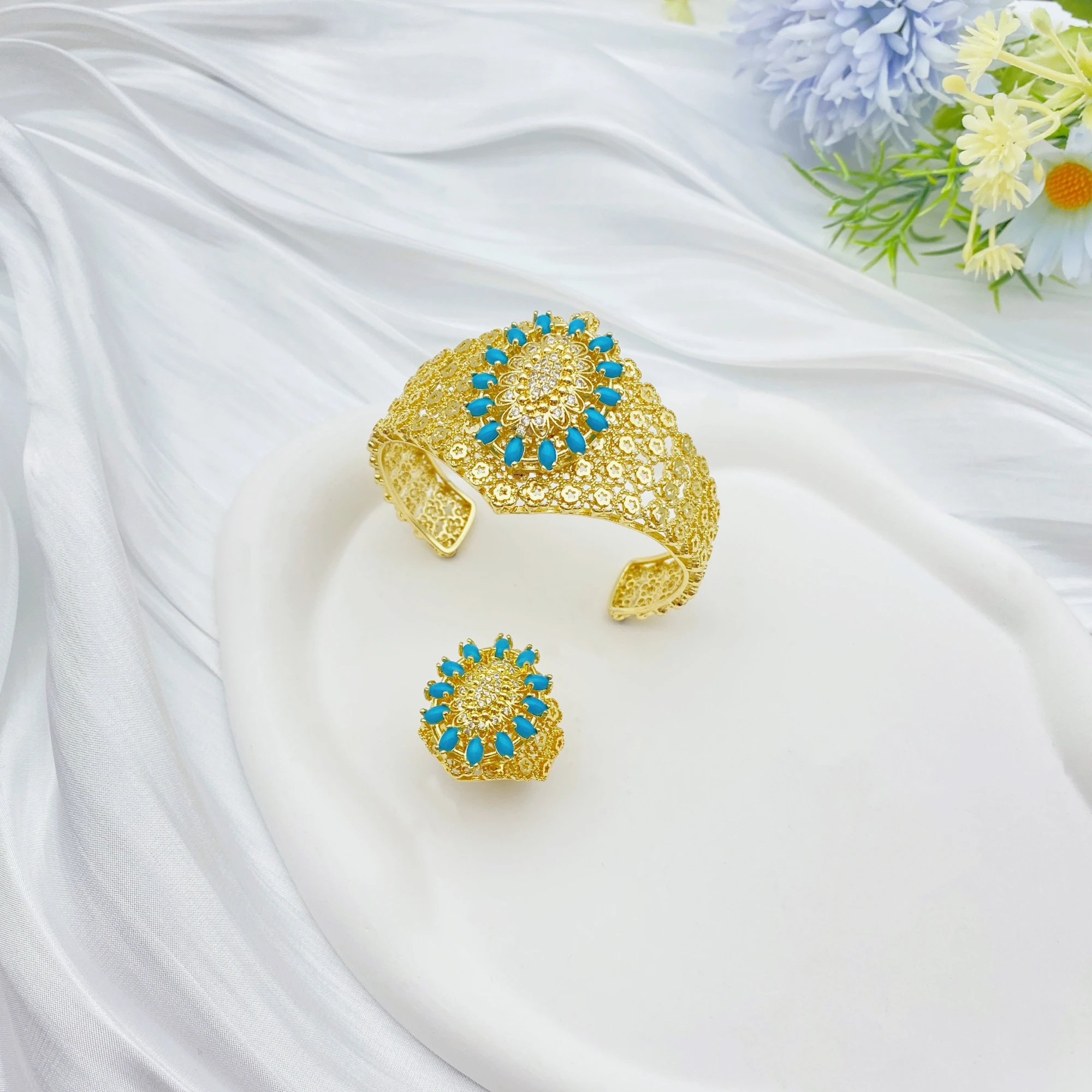 

Flora, комплект из 2 предметов, модный браслет с кубическим цирконием и кольцо, комплект ювелирных изделий, блестящий комбинированный комплект для женщин, повседневная одежда