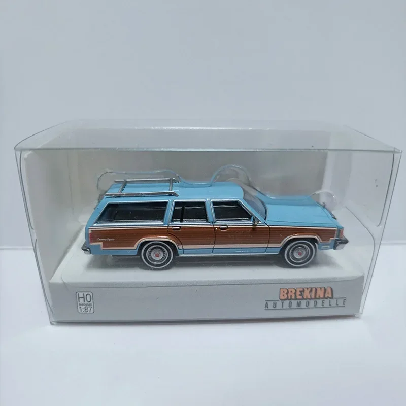 1:87 Scale Ford LTD Country Off-road Travel Plastic Car Model Collection Ornaments