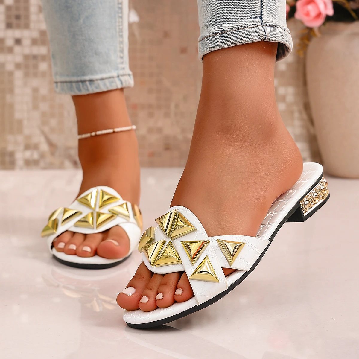 Sommer-Damenschuhe: Designer-Flip-Flops für draußen, neue luxuriöse Sandalen, modische offene Zehen-Slides zum Gehen – Detail 15