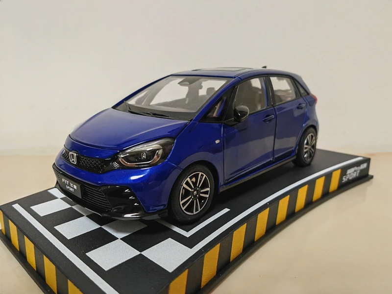 1/18 For Honda FIT CROSSTAR 2023 Diecast Metal Model Car Purple Toys Gifts Hobby Display Ornaments Collection