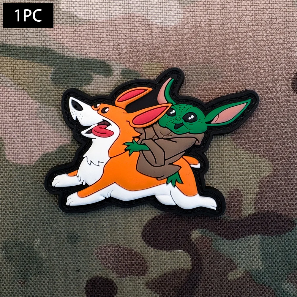 Ein Goblin Riding Corgi-Abzeichen, taktischer Moralabzeichen-Aufnäher, 3D-PVC-Material, langlebig, geeignet für Rucksäcke, Bügelflicken, Tasche