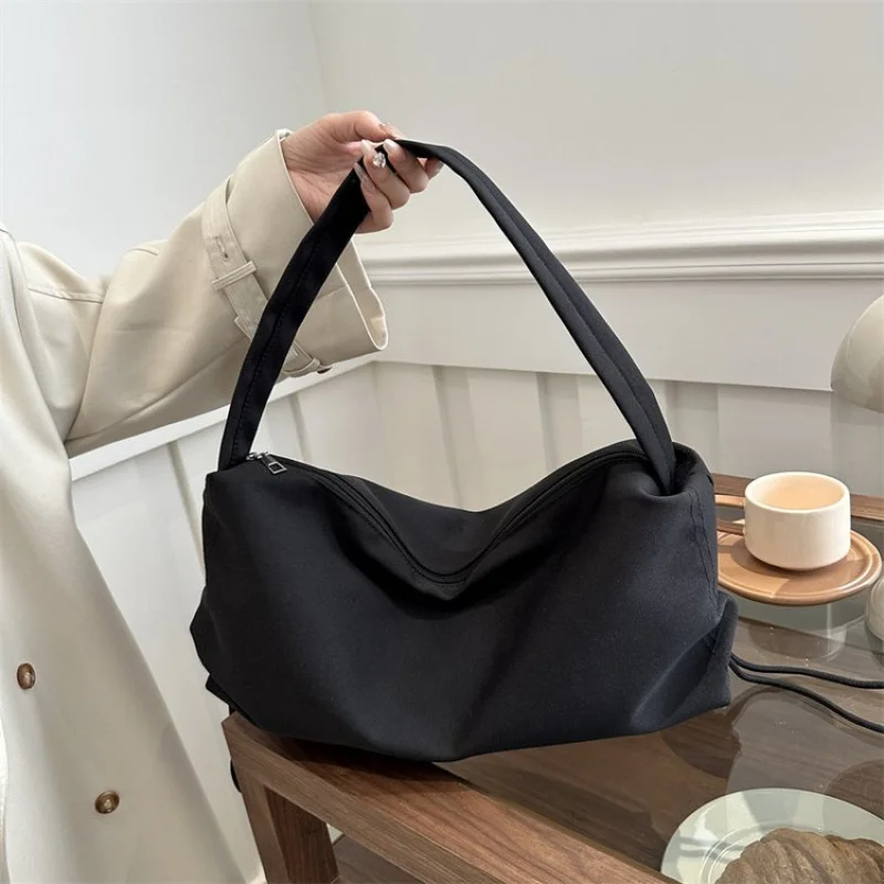 

High-End Luxury Brand Ladies Messenger Bag Leather Elegant Famous Designer Sleek Style Trendy Vintage Commuter Daily Bag​