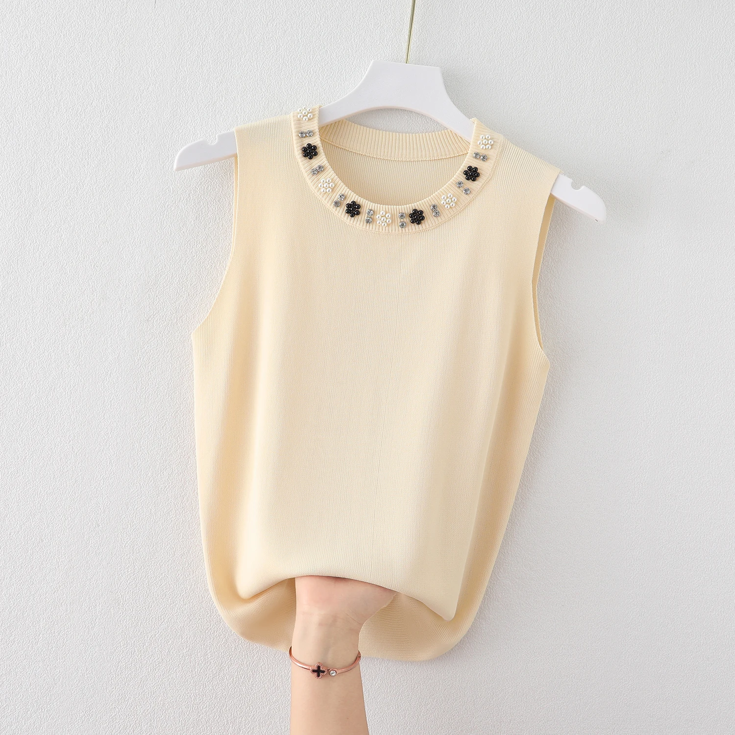 Beaded O-Neck Knitted Sweater Vest Women\'s Summer Sleeveless T-shirt Slim Classic Black Ice Silk Solid All-Mtched Tank top