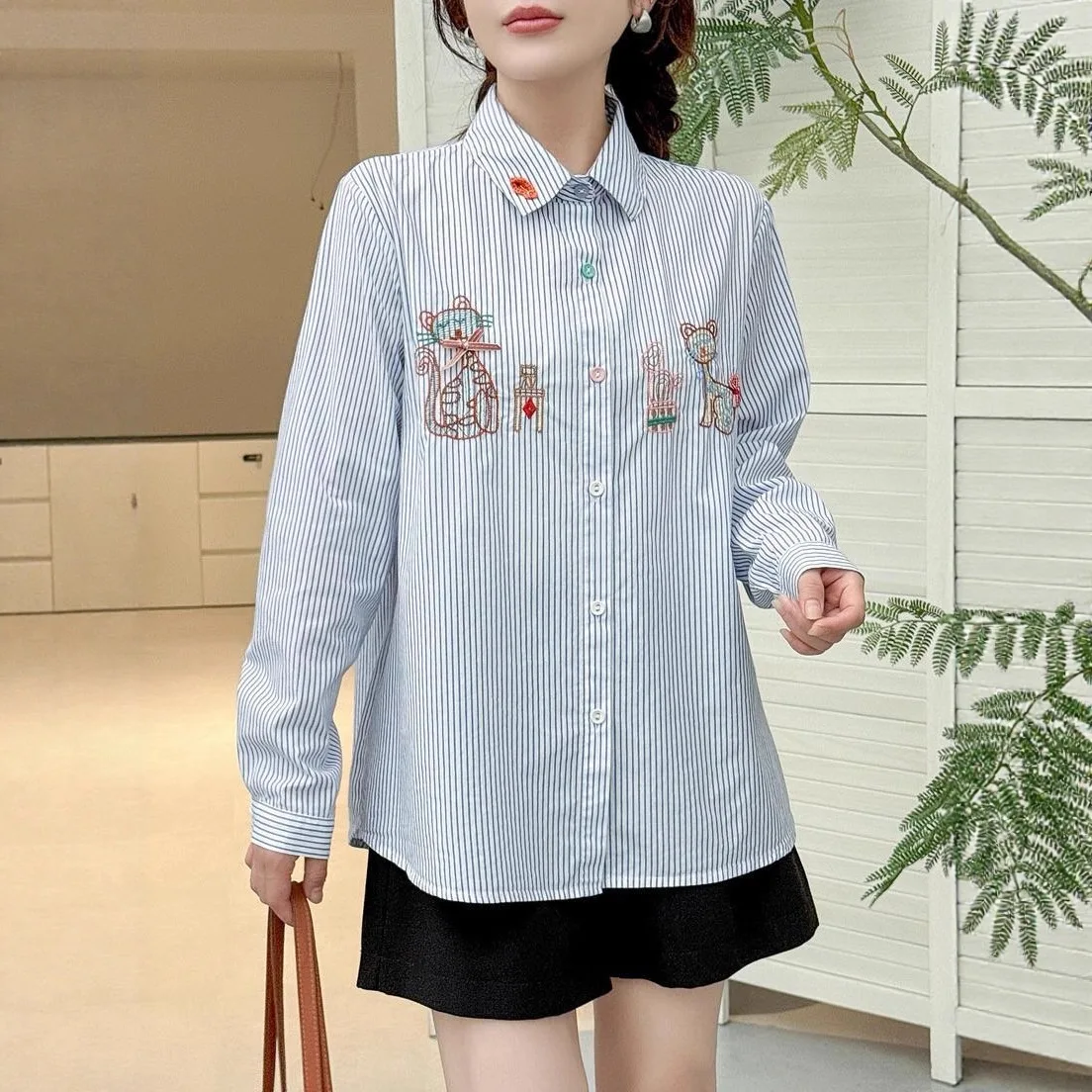 Japanische Süße Mori Mädchen Vintage Gestreiften Cartoon Katze Stickerei Shirts Frauen Herbst Drehen Unten Kragen Langarm Casual Bluse