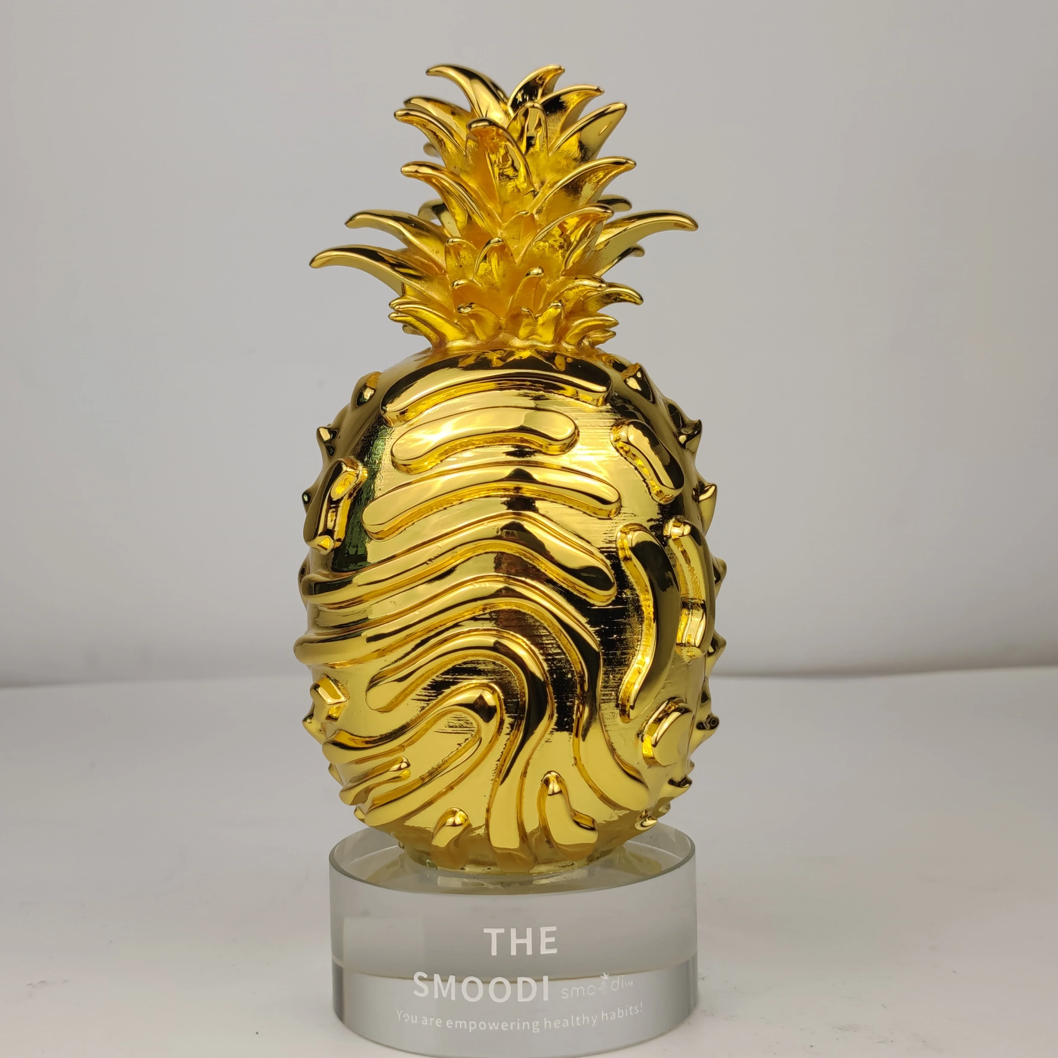 Factory Wholesale Gold Pineapple Crystal Base Metal Craft Award Souvenir Gift For Home Decoration