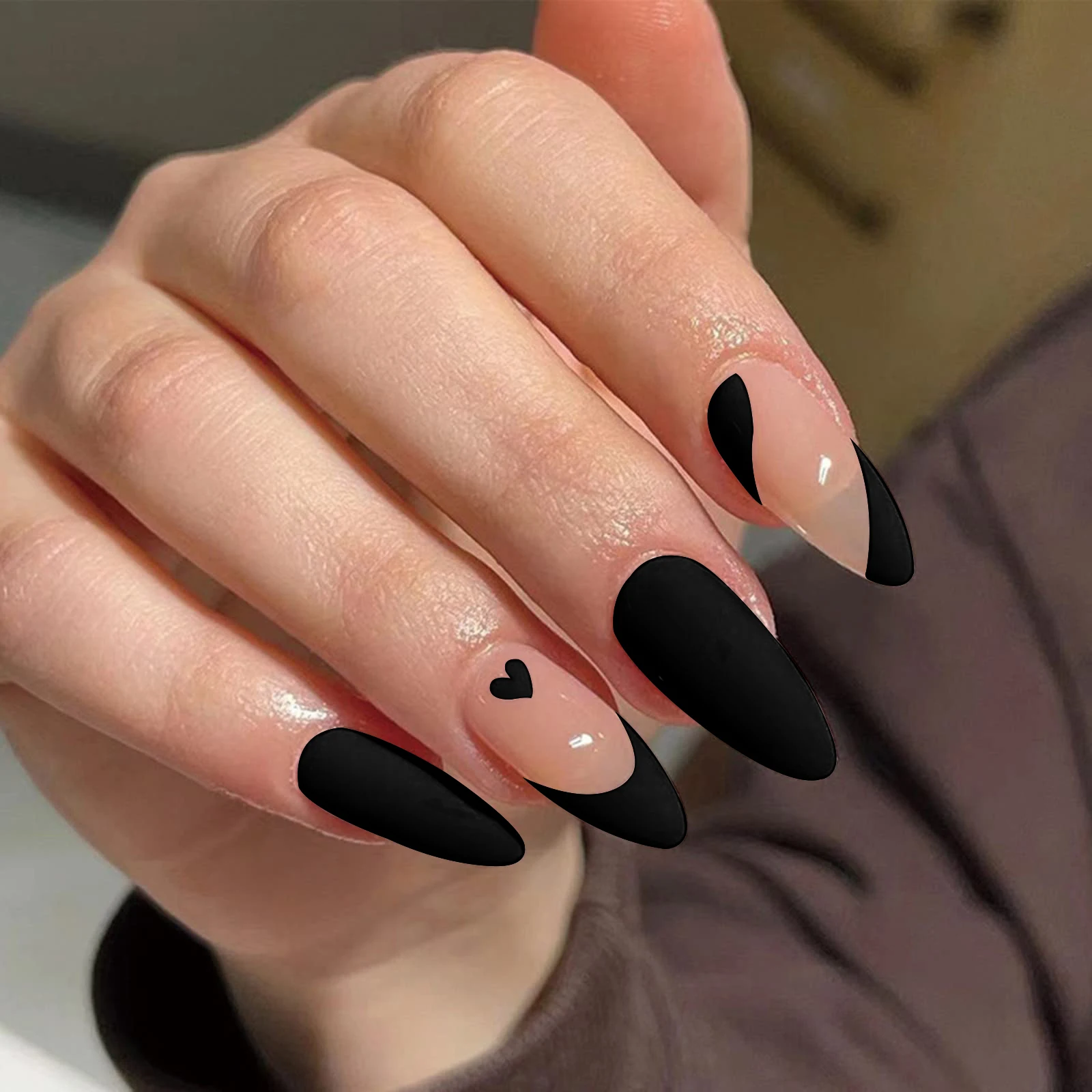 24-teiliges Set für sofortiges Makeover mit roten französischen Mandel-Kunstnägeln, 1 Nagelfeile & 1 Nagelkleber-Aufkleber-Set – Detail 10