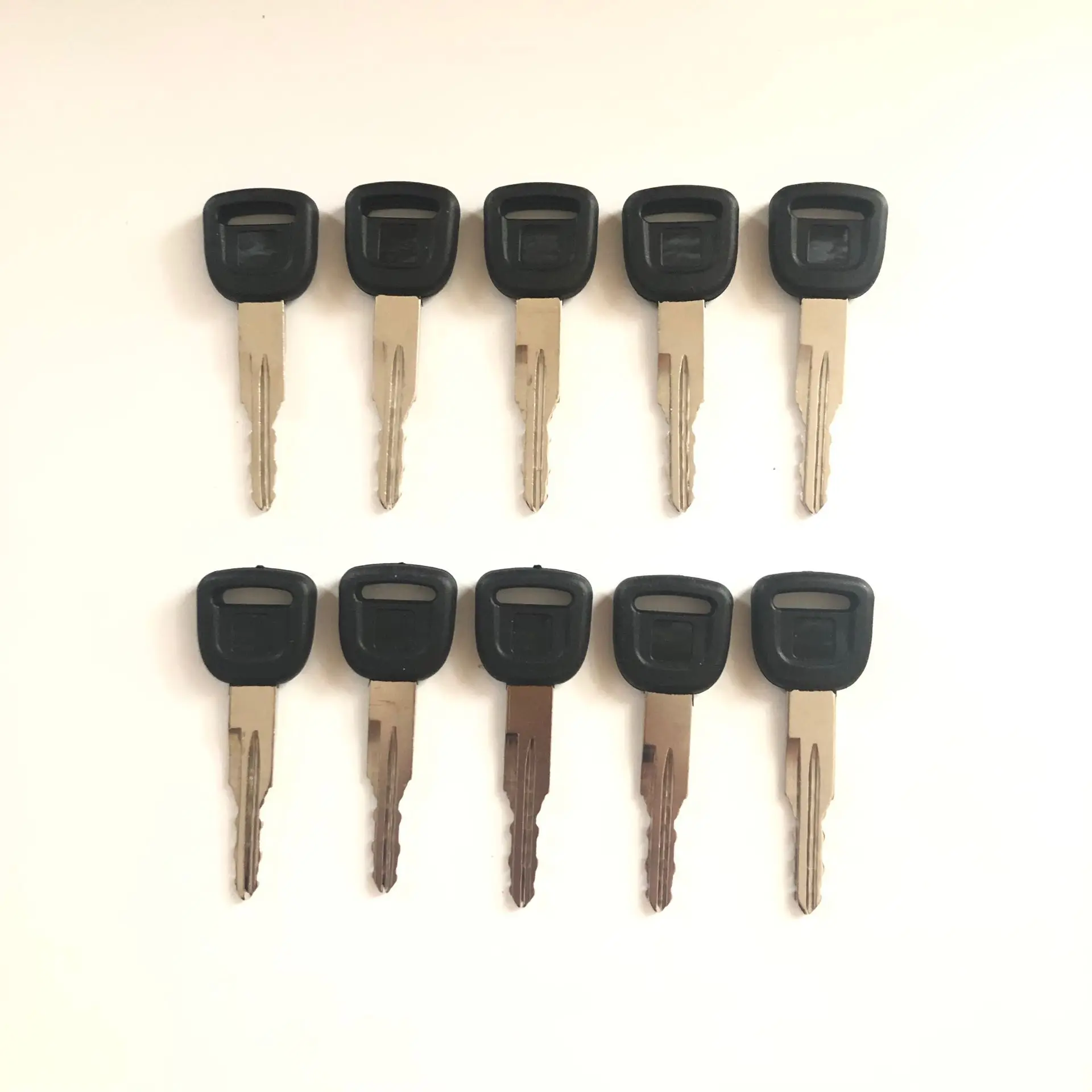 

10PCS 81840 Key 894 Key T0270-81820 for Kubota Tractor L5030GST L5240HSTC L5460HSTC L6060HSTC B3000HSDC