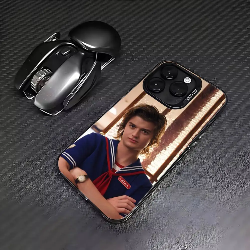 S-Steve Harrington telefoonhoesje voor iPhone17,16,15,14,13,12,11 Plus, Pro Max gekleurde verzilverde binnenkant