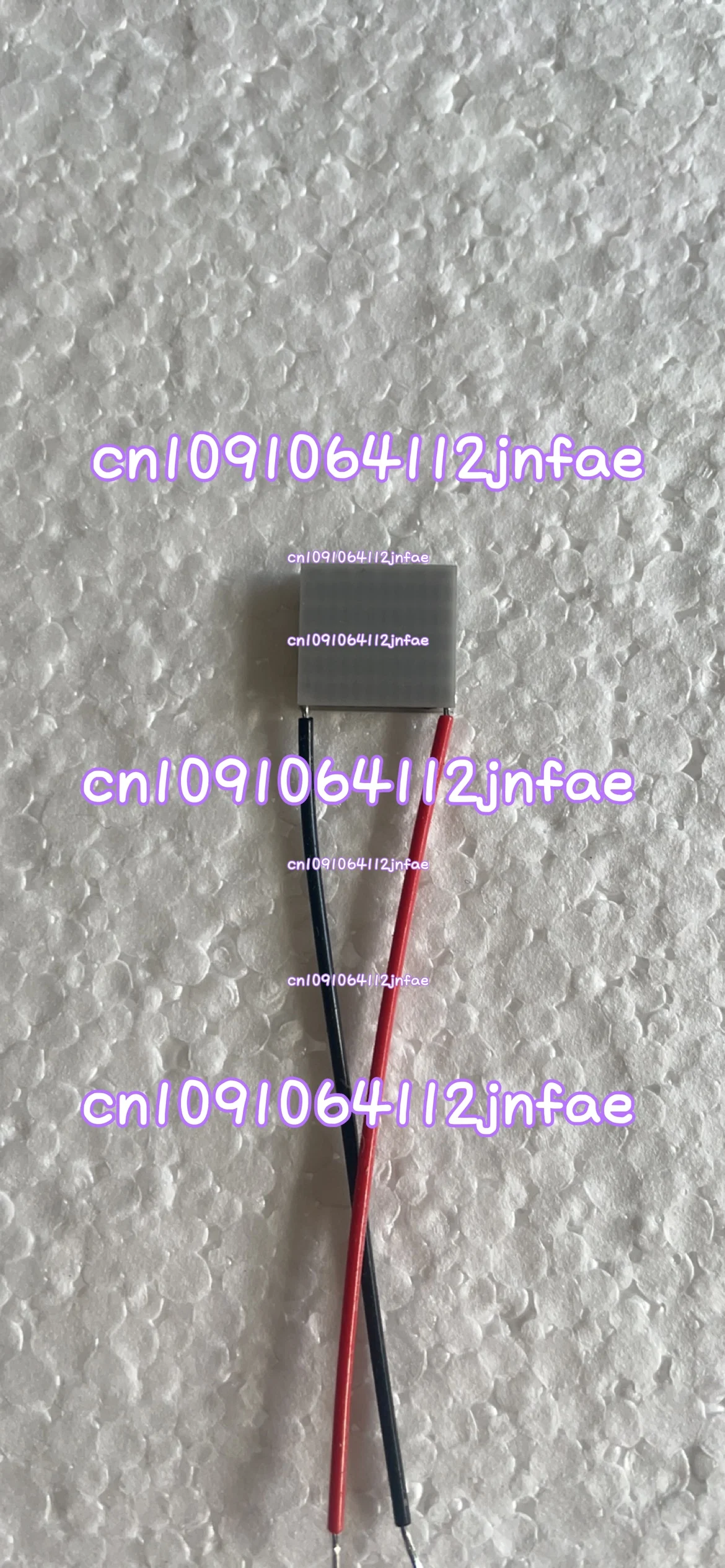 

Miniature Thermoelectric Generator, Size 12 × 12 Small Power and Small Size