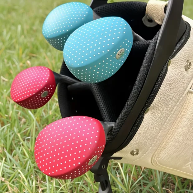 

1 pink/blue strawberry golf club, 56-degree golf club, stainless steel forged head, soft shaft carbon rod with rubber grip.
