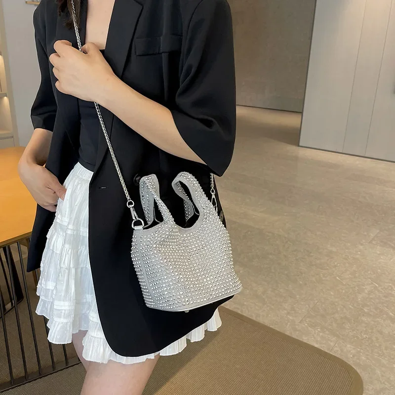 PU Material Chain 2024 Hot Selling Women\'s Shoulder Bag Stylish Solid Color Bucket Handbag Soft Simple Fashion Crossbody Bag