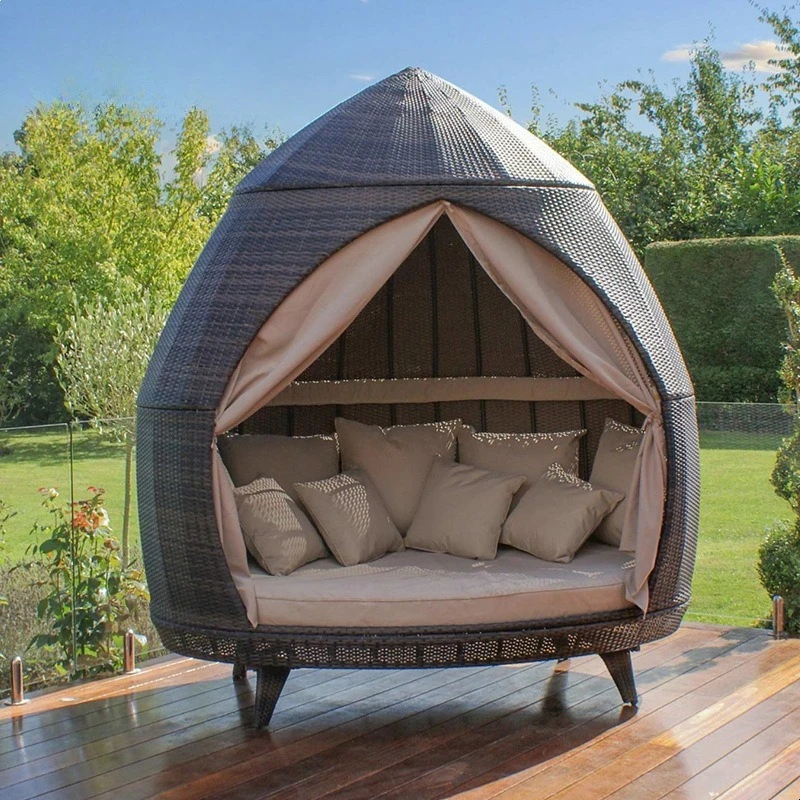 Outdoor bed Internet celebrity resort bird's nest sofa courtyard garden department open-air creative large rattan round bed